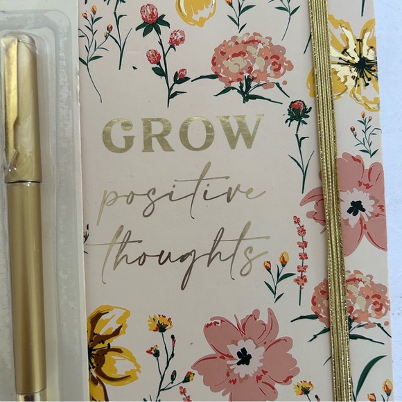 PAPER TALES UNDATED WEEKLY PLANNER NWT - Picture 7 of 11